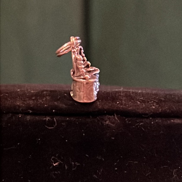 Sterling Silver Vanity Charm with Split Ring - Picture 2 of 5